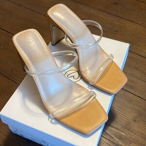 Womens heel sandals sz 7 worn once